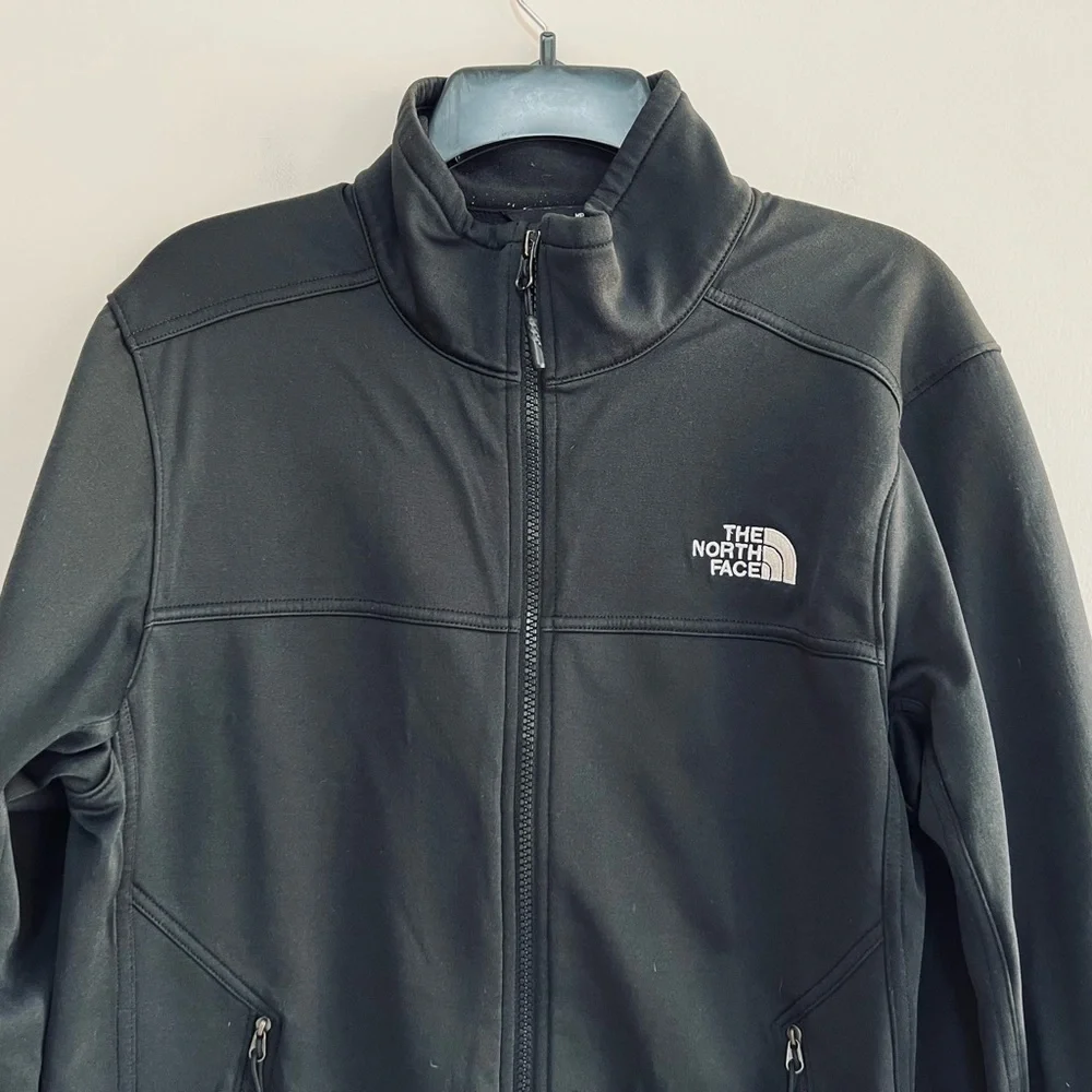 The North Face Men’s Apex Bionic Jacket in Black, size S